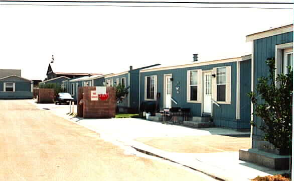 Sea Breeze Villas in Costa Mesa, CA - Foto de edificio - Building Photo