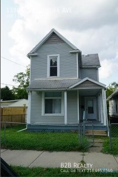 1390 W Woodruff Ave in Toledo, OH - Building Photo