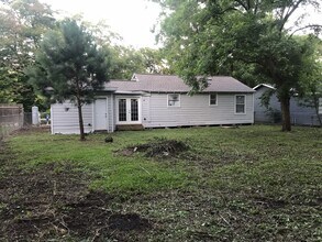 131 Frontier Ln in Freeport, TX - Building Photo - Building Photo