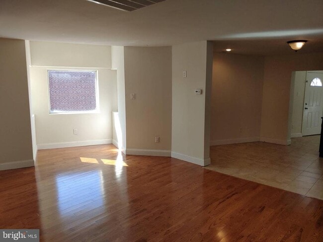 property at 1749 W Passyunk Ave