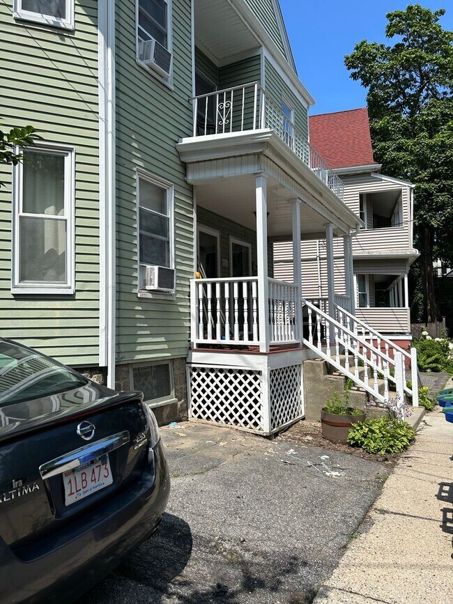 22-24 Aberdeen Rd in Somerville, MA - Building Photo - Building Photo