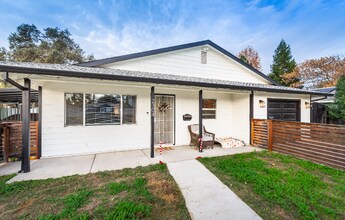 2304 Michigan Blvd in West Sacramento, CA - Foto de edificio - Building Photo