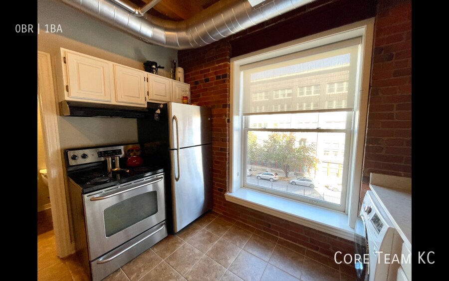 706 Broadway Blvd in Kansas City, MO - Building Photo