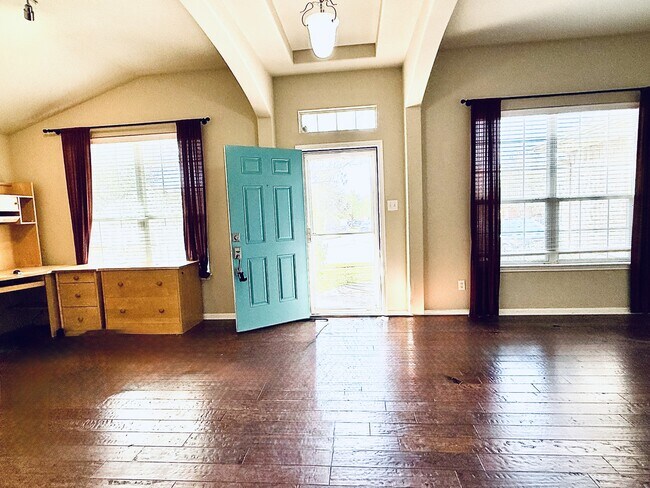 7105 Cromarty Ln in Austin, TX - Building Photo - Building Photo