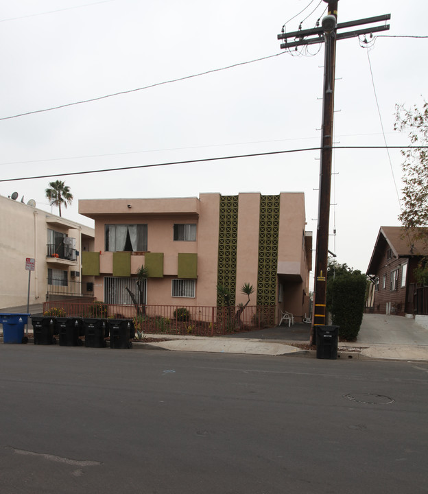 1629 Talmadge St in Los Angeles, CA - Foto de edificio