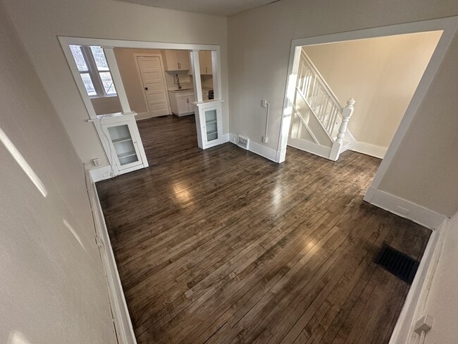 2014 Athol St in Regina, SK - Building Photo - Building Photo