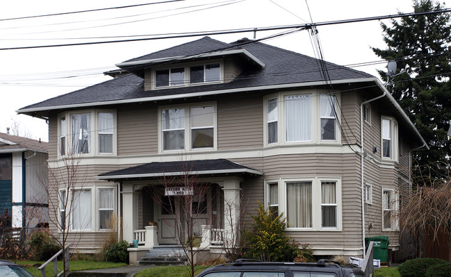 Oxford Apartments in Seattle, WA - Building Photo - Building Photo