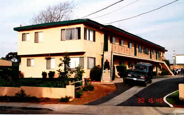 33 Woodlawn Ave in Chula Vista, CA - Building Photo - Building Photo