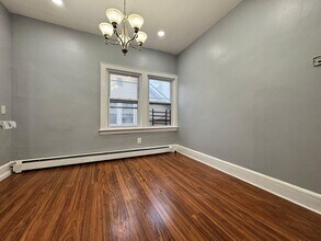 51 Poe Ave, Unit 3rd FL in Newark, NJ - Foto de edificio - Building Photo