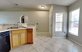 6908 Waterbrook Ct in Gibsonton, FL - Building Photo - Building Photo