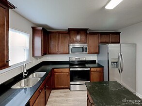1305 Waldridge Ct in Greensboro, NC - Building Photo - Building Photo