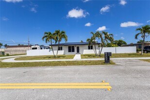 3001 SW 35th Ave in West Park, FL - Building Photo