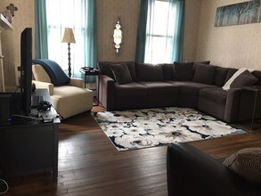 35 School St, Unit First Floor in Saco, ME - Foto de edificio - Building Photo