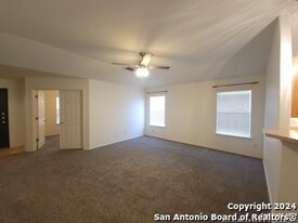 9034 Veranda Ct in San Antonio, TX - Building Photo - Building Photo