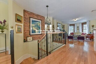 125 Pembroke St, Unit B in Boston, MA - Building Photo - Building Photo