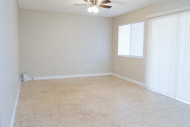 80 4th Ave in Shalimar, FL - Building Photo - Building Photo