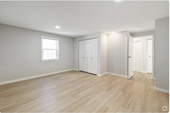 200 S Bedford St in Woburn, MA - Building Photo - Building Photo