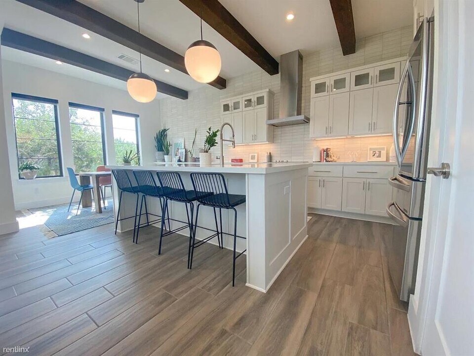411 Rose Branch Way in Austin, TX - Building Photo