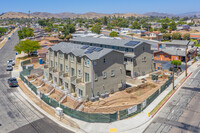 Carlton Oaks Townhomes in Santee, CA - Building Photo - Building Photo