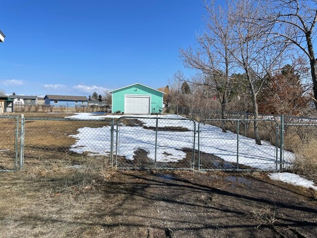 2555 Valley Dr in East Helena, MT - Foto de edificio - Building Photo