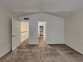 8030 W Paradise Dr in Peoria, AZ - Building Photo - Building Photo