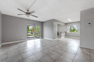 1924 NE 26th St in Wilton Manors, FL - Building Photo - Building Photo