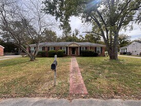 6325 Percy Dr in Nashville, TN - Building Photo