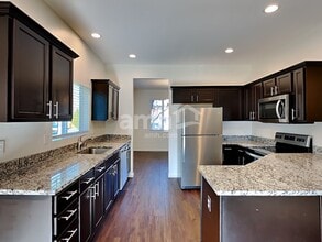 5935 Colorado Ave SE in Lacey, WA - Foto de edificio - Building Photo