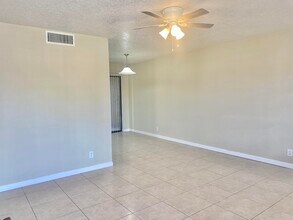 4325 Oak Terrace Dr in Greenacres, FL - Building Photo - Building Photo