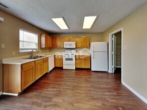 6303 Abaca Way in Indianapolis, IN - Foto de edificio - Building Photo