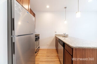 3009 N Clifton Ave in Chicago, IL - Building Photo - Building Photo