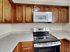 2855 Pilgrims Point Dr in Webster, TX - Building Photo - Building Photo