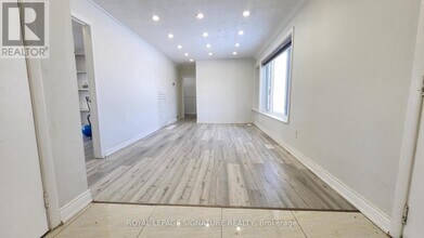 5444 Countryside Dr in Brampton, ON - Building Photo - Building Photo