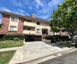 11819 Kiowa Ave in Brentwood, CA - Building Photo