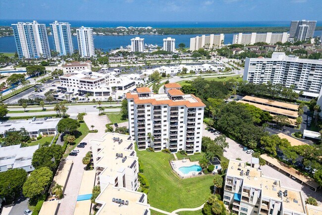 370 Golfview Rd in North Palm Beach, FL - Building Photo - Building Photo