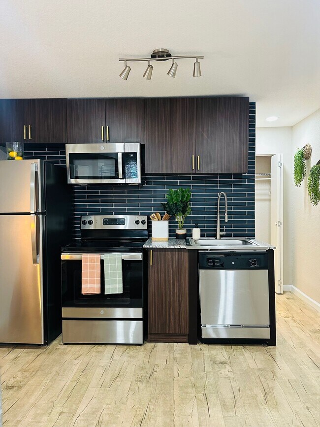 Alma Apartments in Austin, TX - Foto de edificio - Building Photo