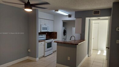 15231 SW 80th St in Miami, FL - Building Photo - Building Photo