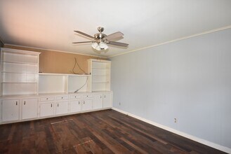 3217 13th St in Bay City, TX - Building Photo - Building Photo