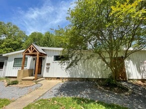 1540 Wilhurst St in Jackson, MS - Building Photo - Building Photo