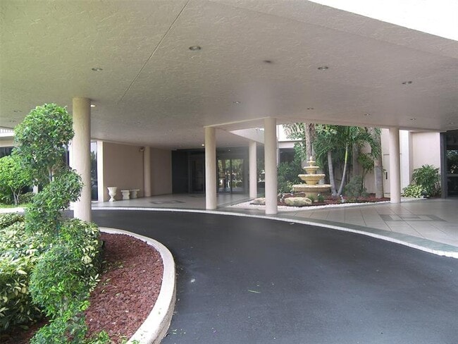 5000 N Ocean Dr in Sea Ranch Lakes, FL - Building Photo - Building Photo