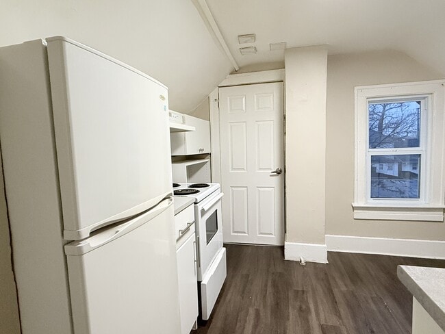 1073 Albert Rd in Windsor, ON - Building Photo - Building Photo