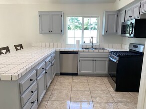 7303 Asseri St in Bakersfield, CA - Building Photo - Building Photo