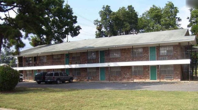 Myranda's Place Apartments in Pine Bluff, AR - Foto de edificio - Building Photo