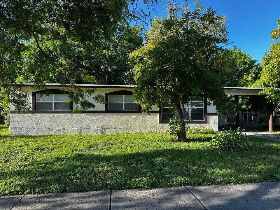 3150 NW 3rd St in Fort Lauderdale, FL - Building Photo