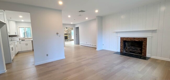 property at 76 Havemeyer Ln