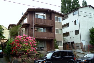 5032 11th Ave NE in Seattle, WA - Foto de edificio - Building Photo