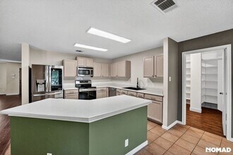 4504 Moose Dr in Austin, TX - Foto de edificio - Building Photo