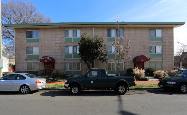 Kentucky Court in Washington, DC - Building Photo - Building Photo