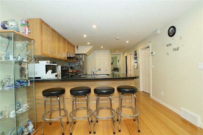 5116 Forego Ave SE in Calgary, AB - Building Photo - Building Photo