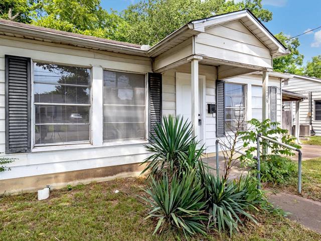 826 S Lyon St in Sherman, TX - Building Photo